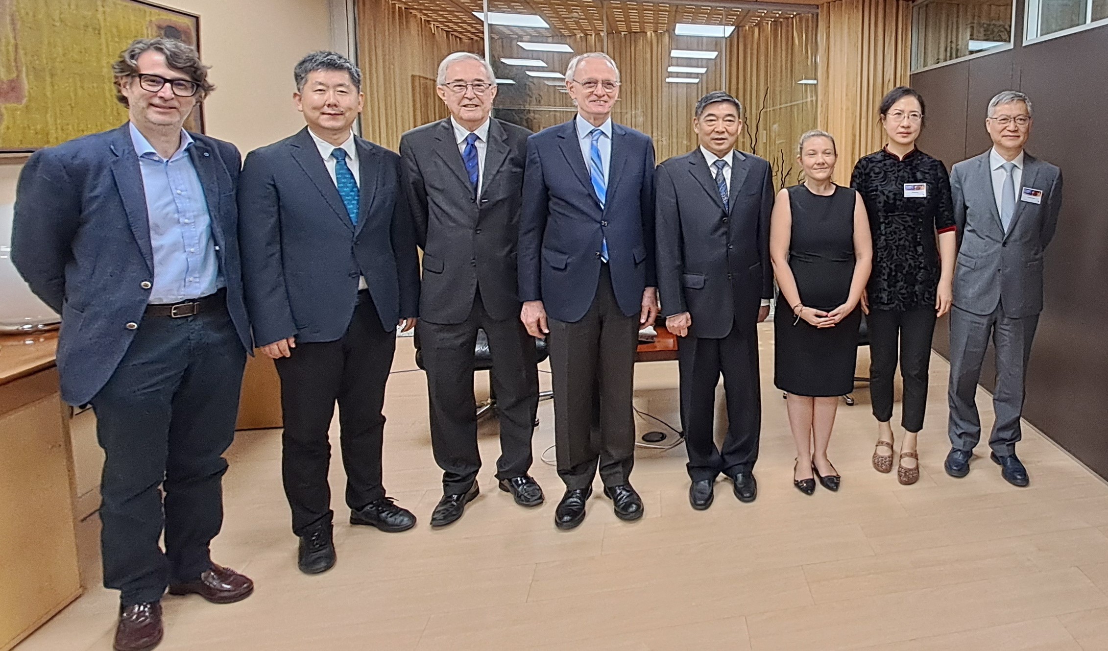  Reunión bilateral entre el CES de España y el CES de China en el marco de la 20ª Mesa Redonda UE-China